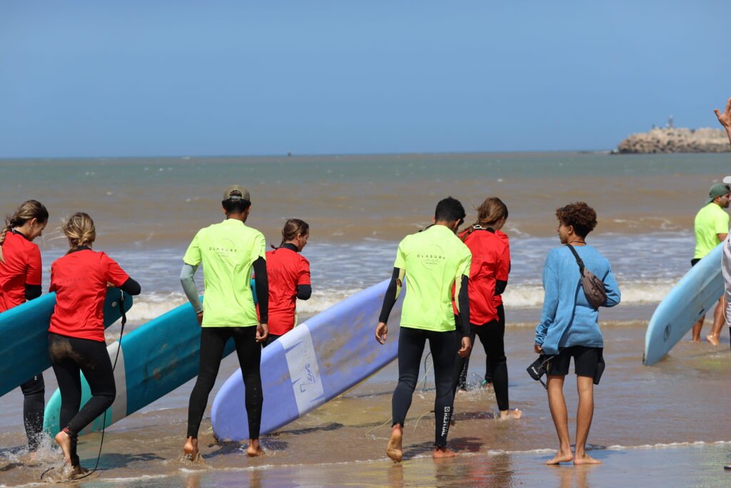 group surf lesson